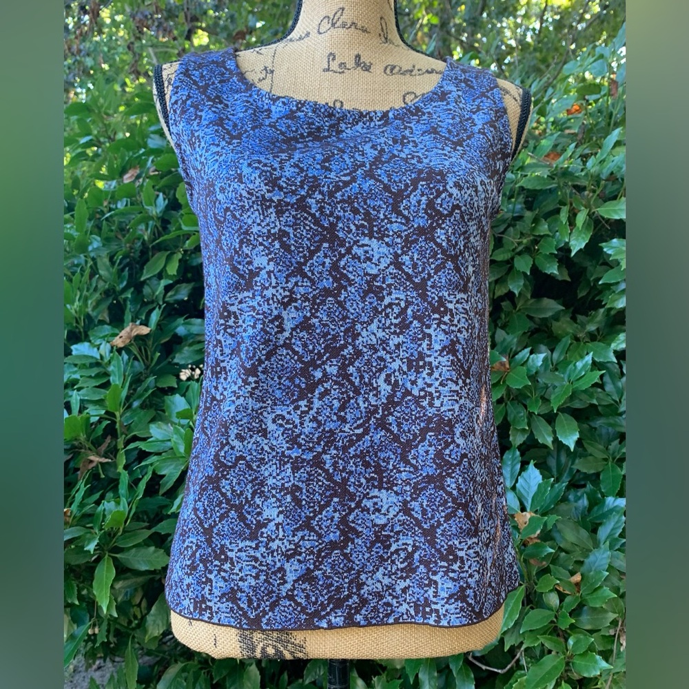 ST.JOHN geometric print blue opal rayon blend heavier shell size small NWT - Picture 3 of 13